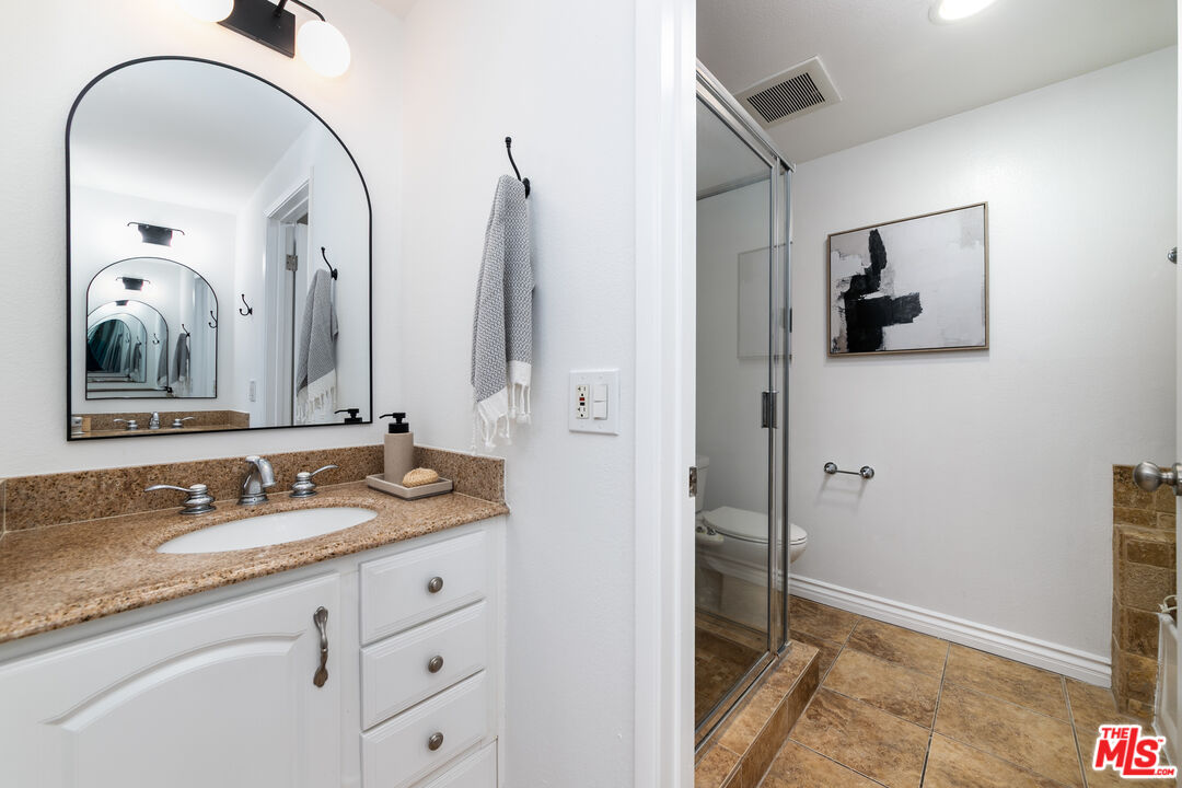 17914 Magnolia Blvd Unit: 204