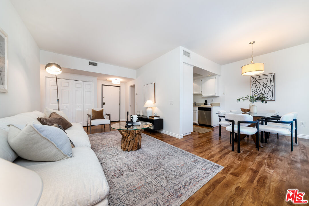 17914 Magnolia Blvd Unit: 204