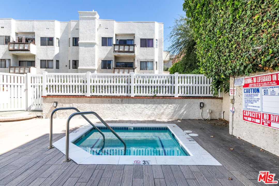 17914 Magnolia Blvd Unit: 204