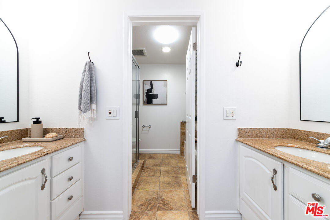 17914 Magnolia Blvd Unit: 204