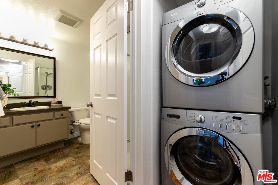 17914 Magnolia Blvd Unit: 204