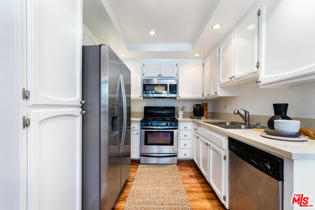 17914 Magnolia Blvd Unit: 204