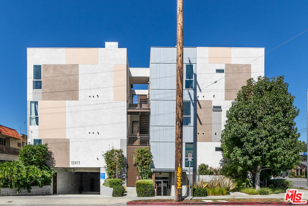 12411 Pacific Ave Unit: 205