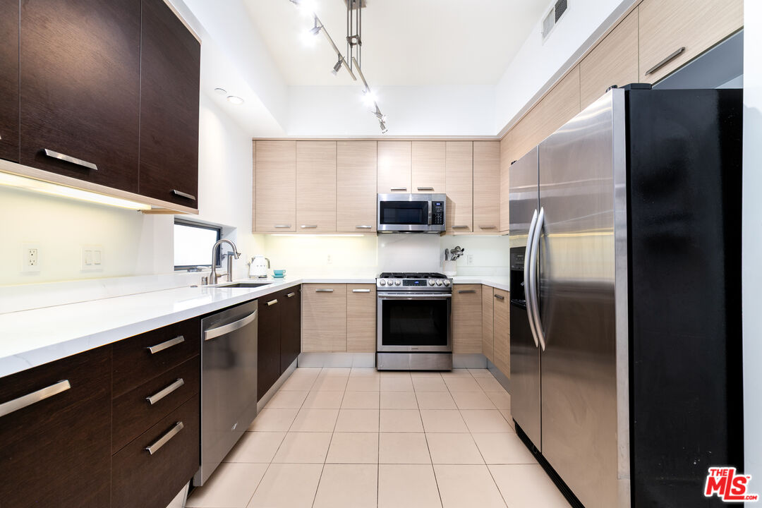 12411 Pacific Ave Unit: 205