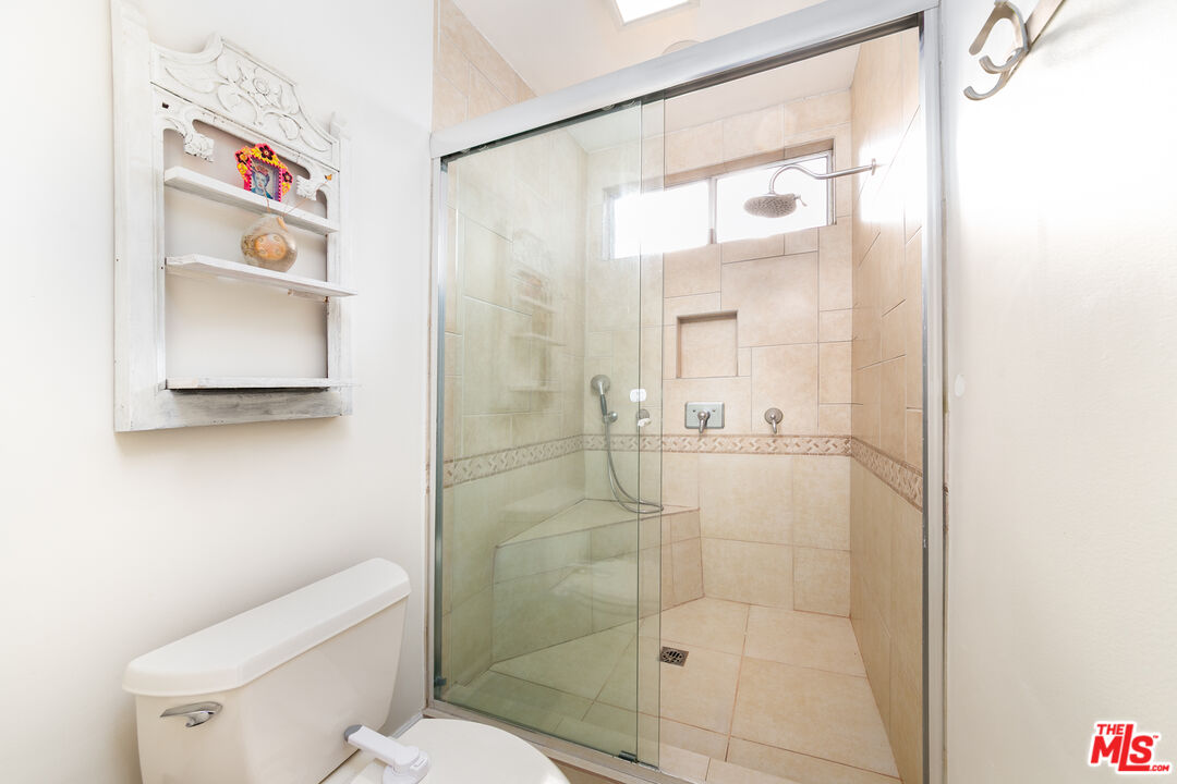 933 17th St Unit: 14