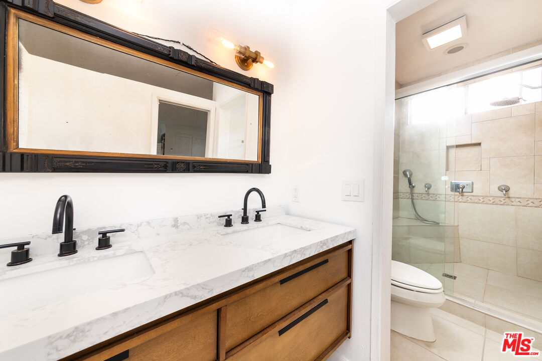 933 17th St Unit: 14