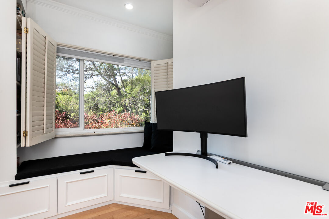 933 17th St Unit: 14