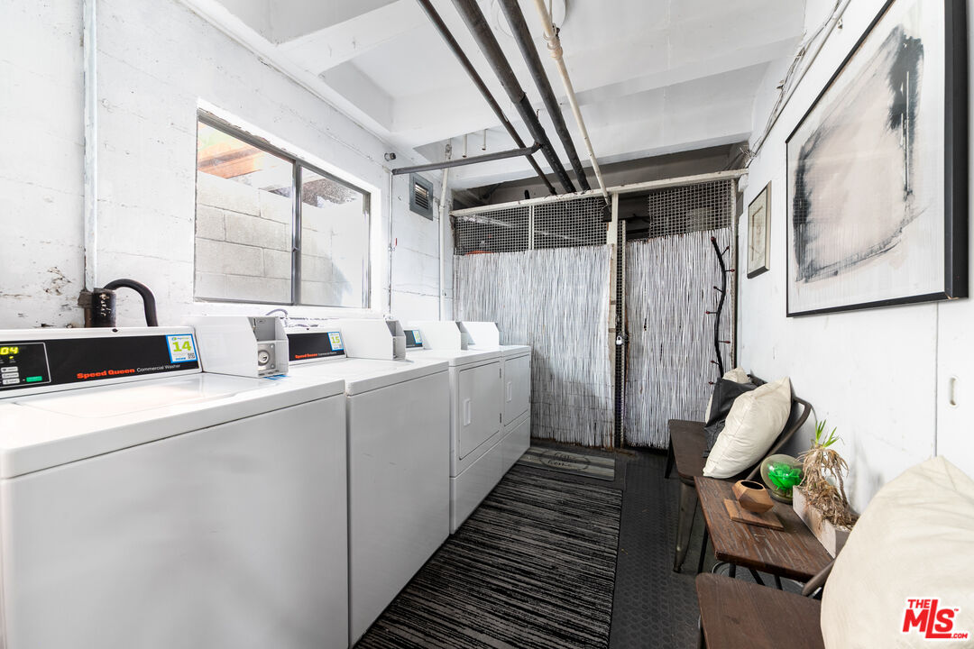 1145 Larrabee St Unit: 6