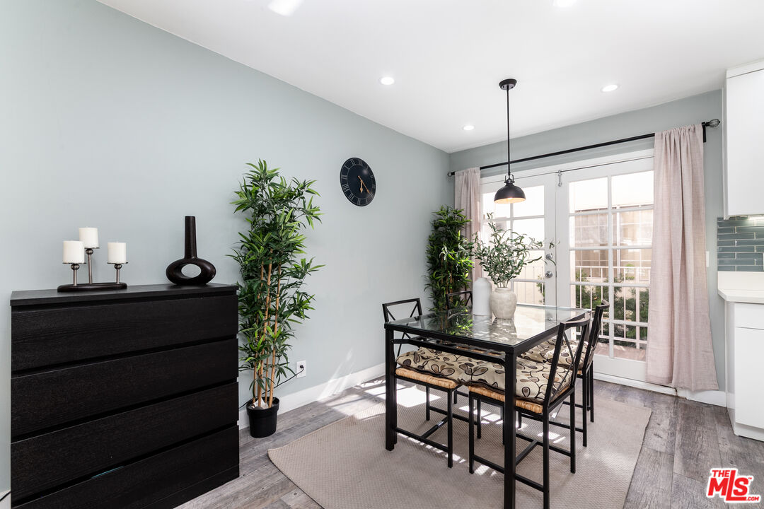 1145 Larrabee St Unit: 6