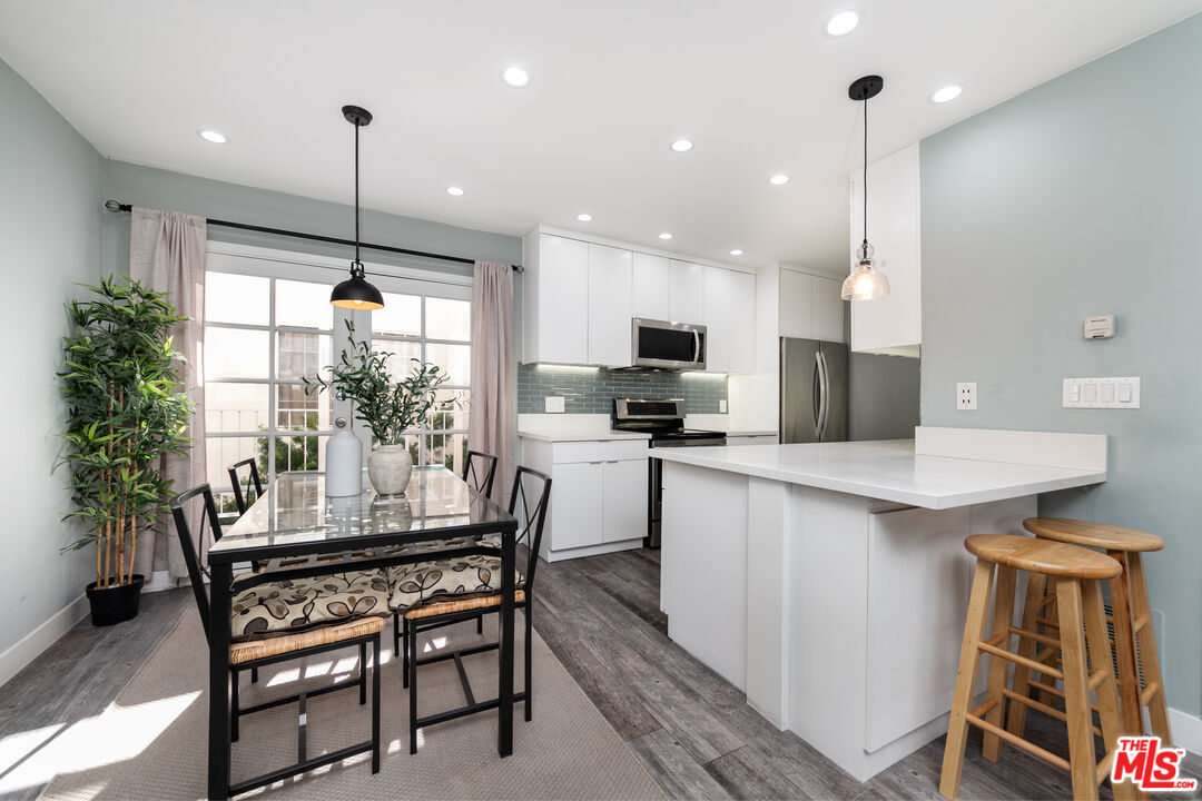 1145 Larrabee St Unit: 6