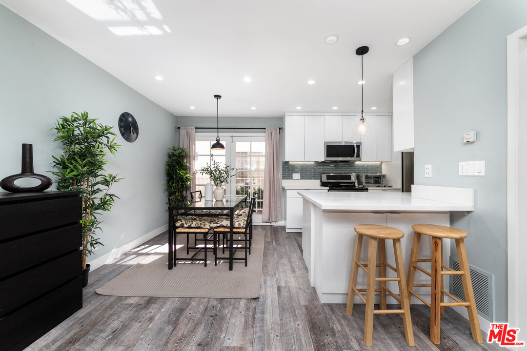 1145 Larrabee St Unit: 6