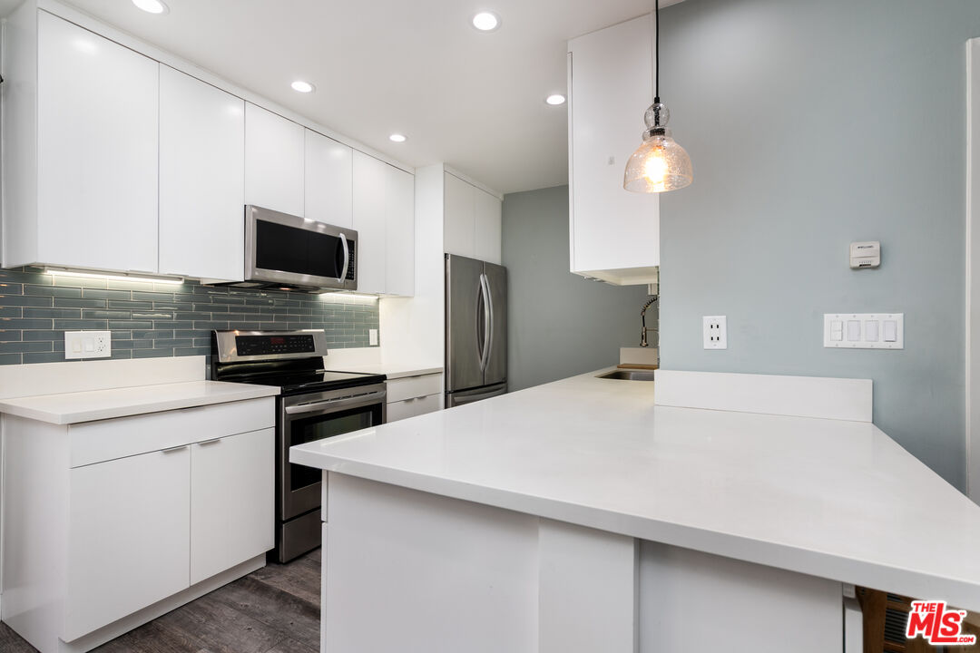 1145 Larrabee St Unit: 6