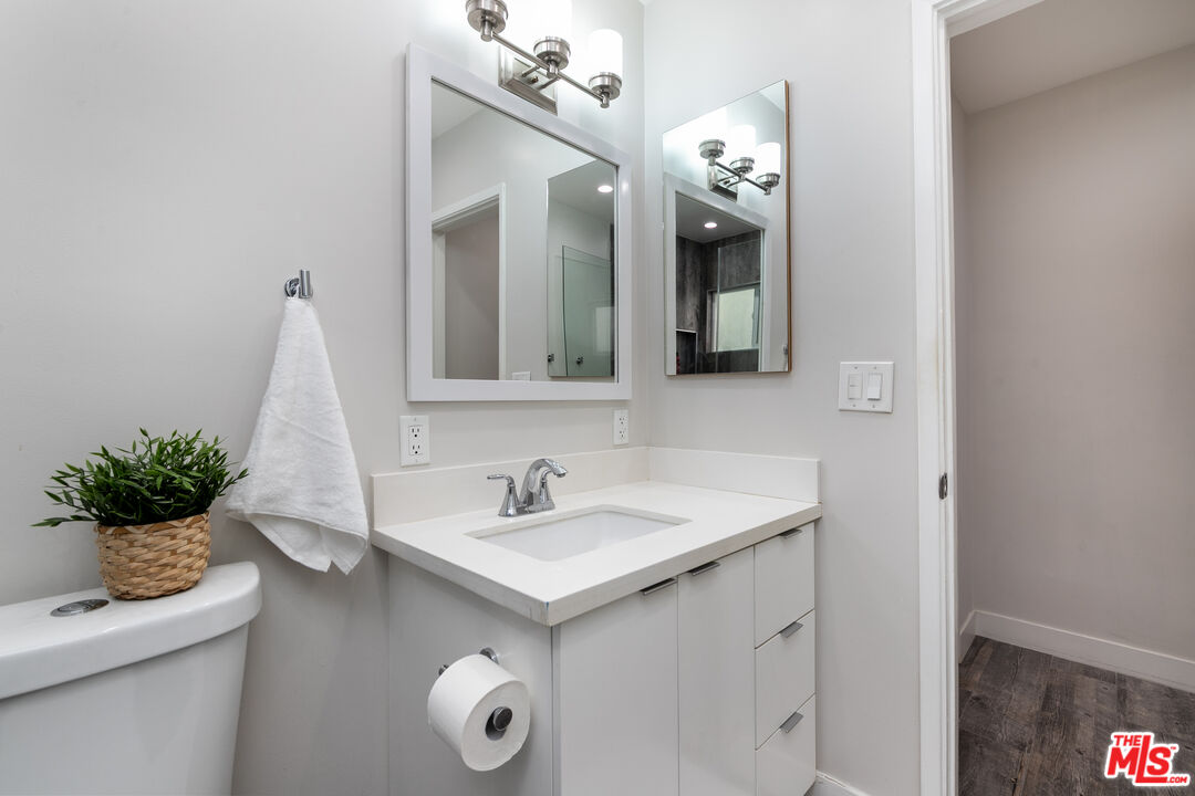 1145 Larrabee St Unit: 6