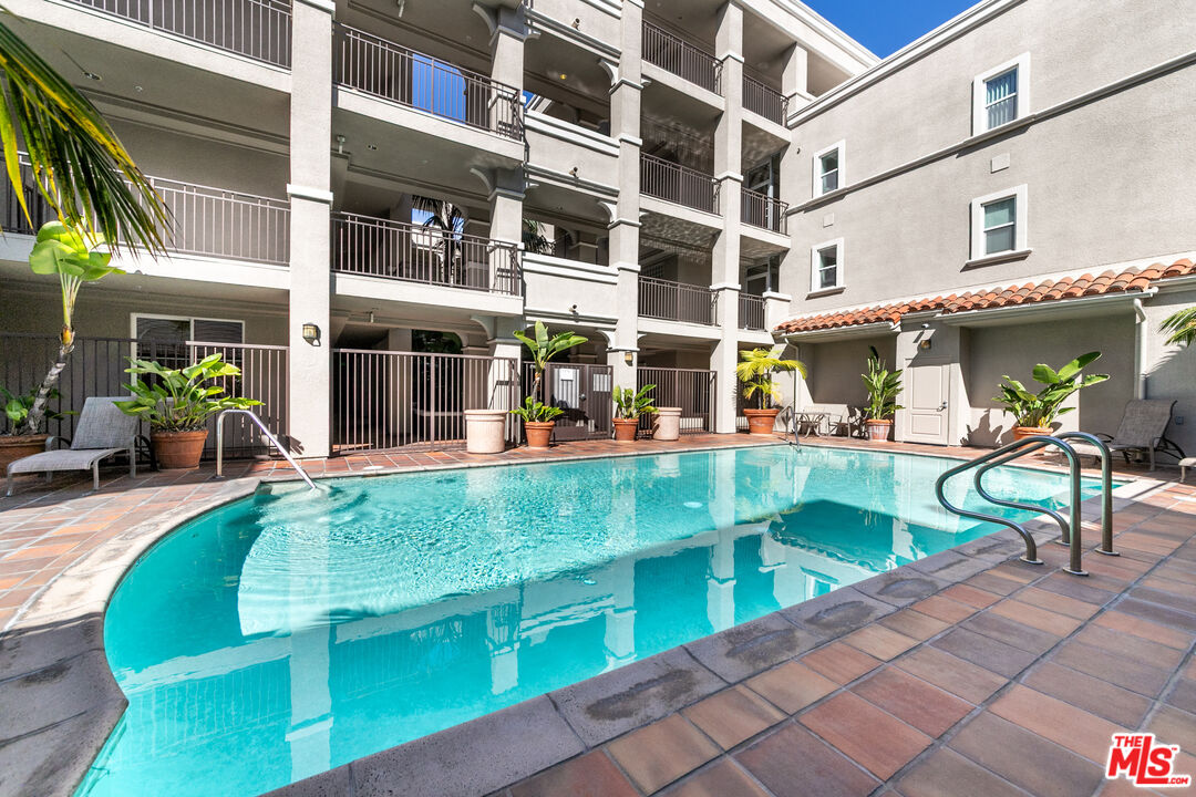 4060 Glencoe Ave Unit: 222