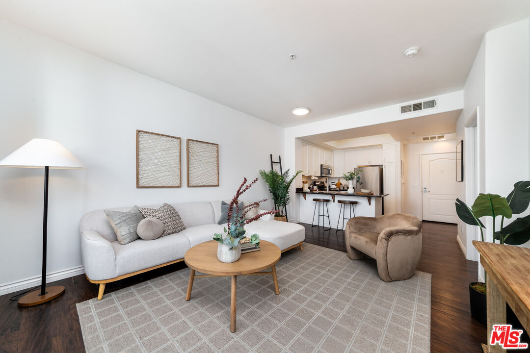 4060 Glencoe Ave Unit: 222