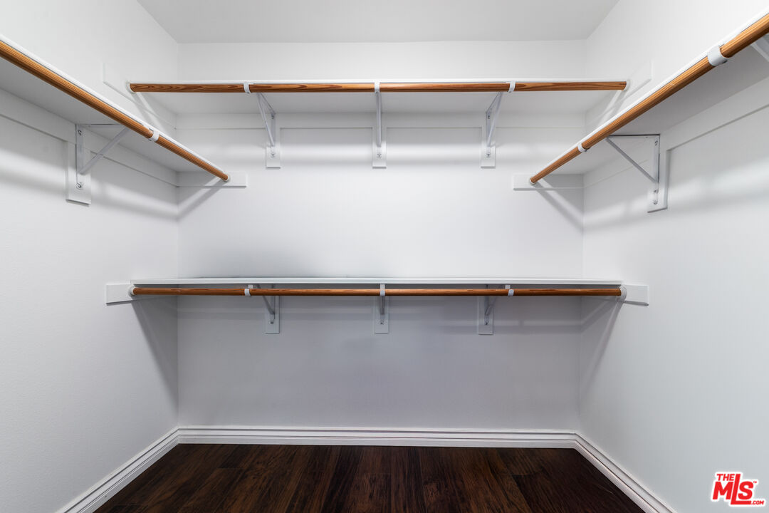 4060 Glencoe Ave Unit: 222