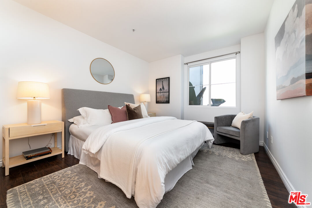 4060 Glencoe Ave Unit: 222