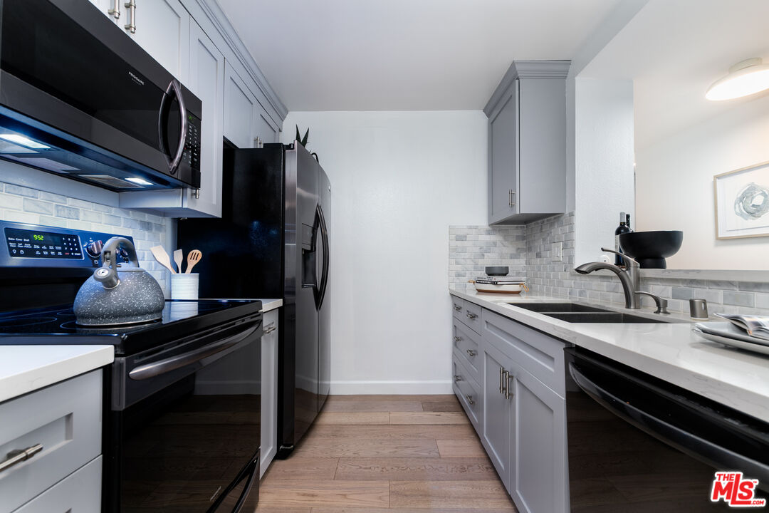 1230 Horn Ave Unit: 516