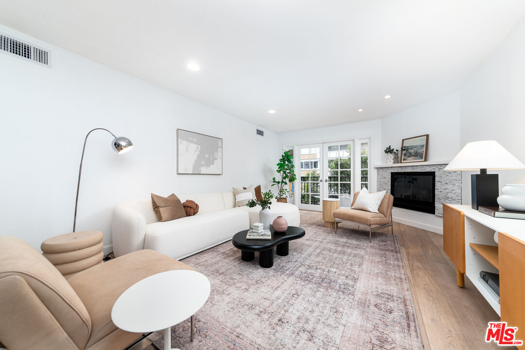 1230 Horn Ave Unit: 516