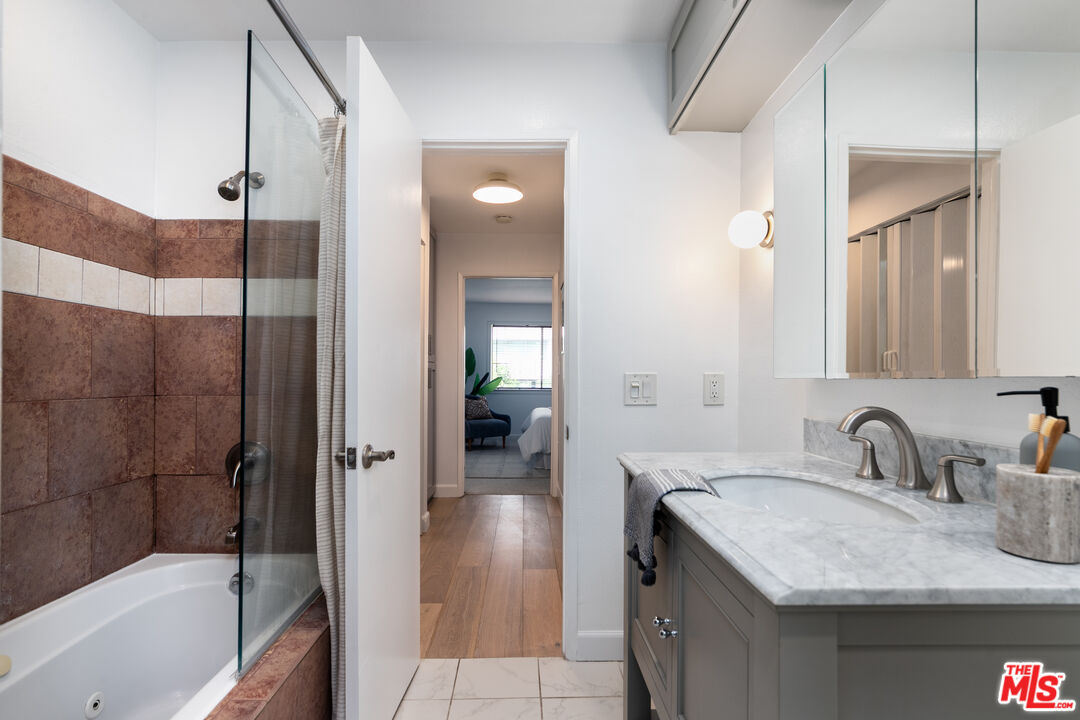 1230 Horn Ave Unit: 516