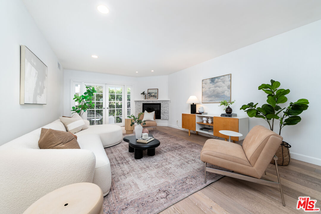 1230 Horn Ave Unit: 516