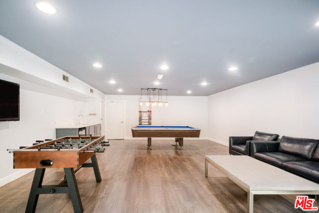 1230 Horn Ave Unit: 516