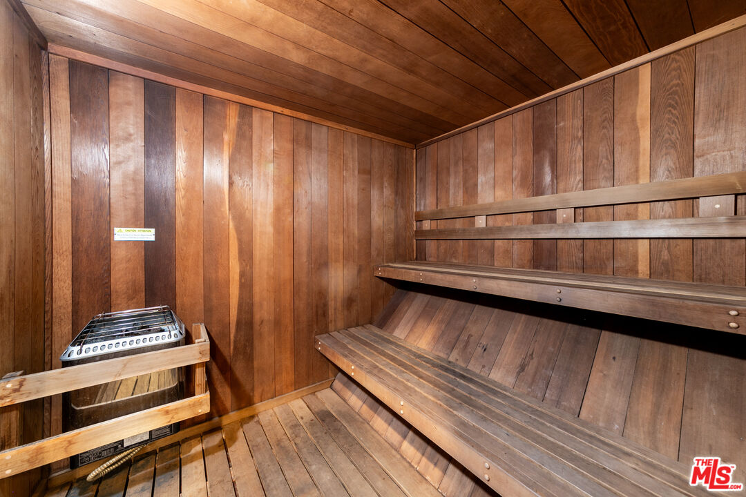 1230 Horn Ave Unit: 516