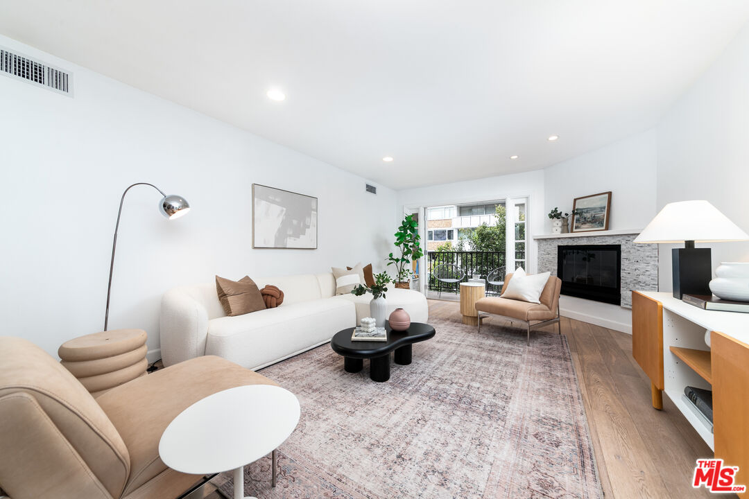 1230 Horn Ave Unit: 516