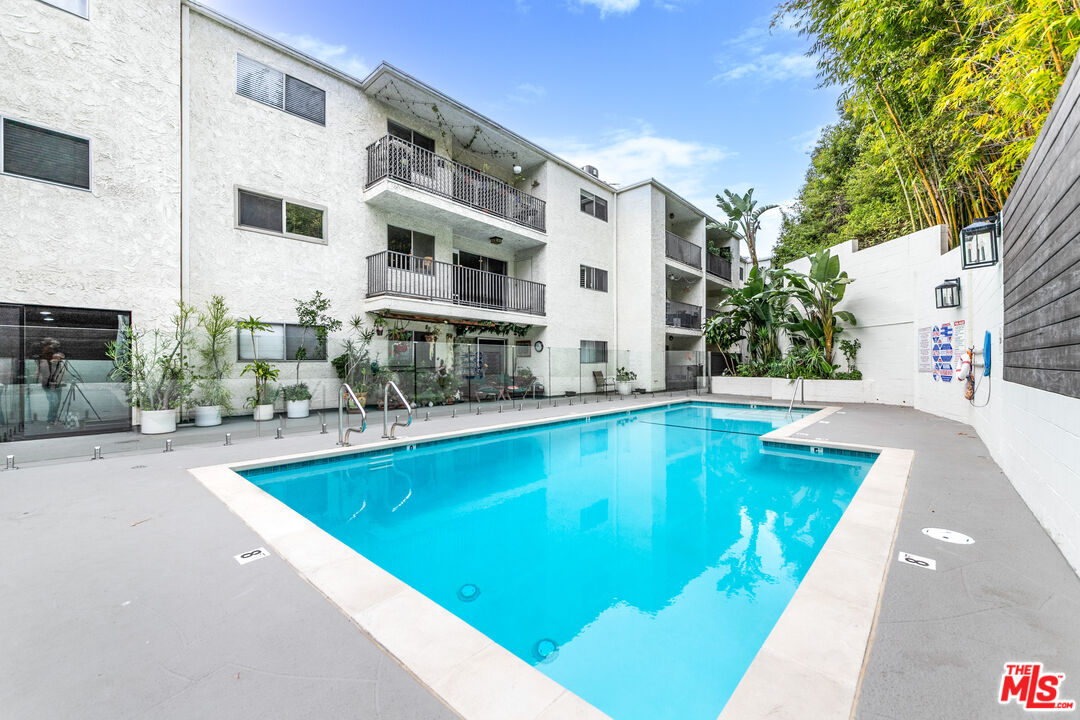 1230 Horn Ave Unit: 516