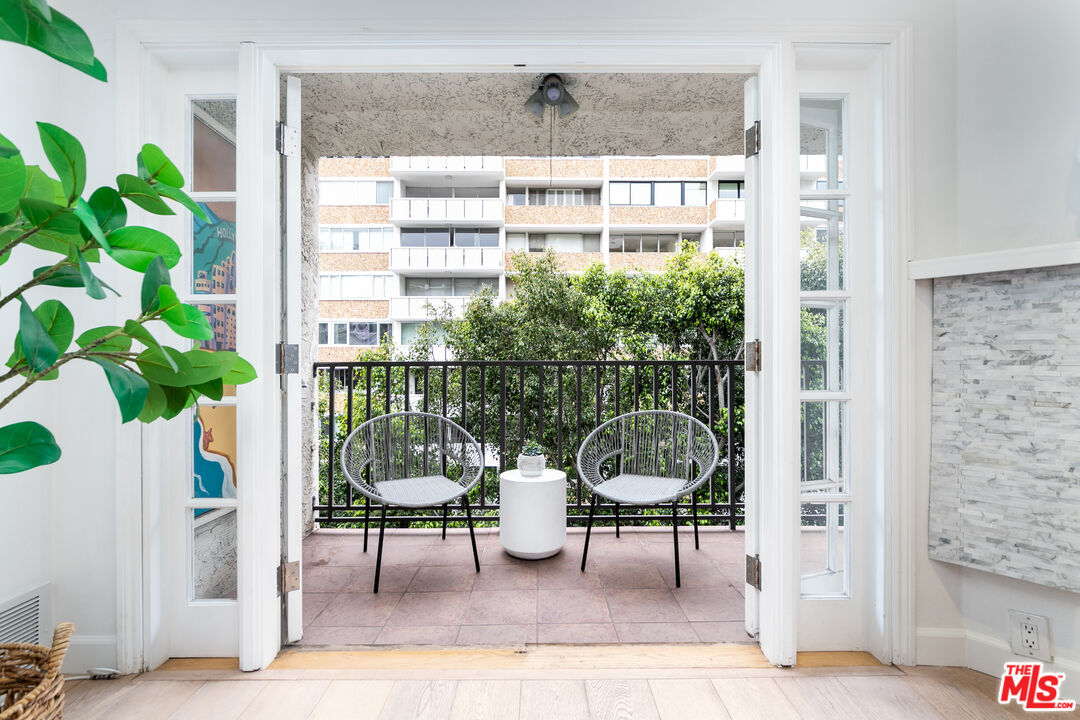 1230 Horn Ave Unit: 516