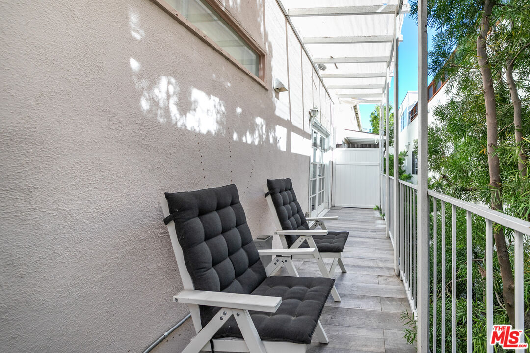 1145 Larrabee St Unit: 6