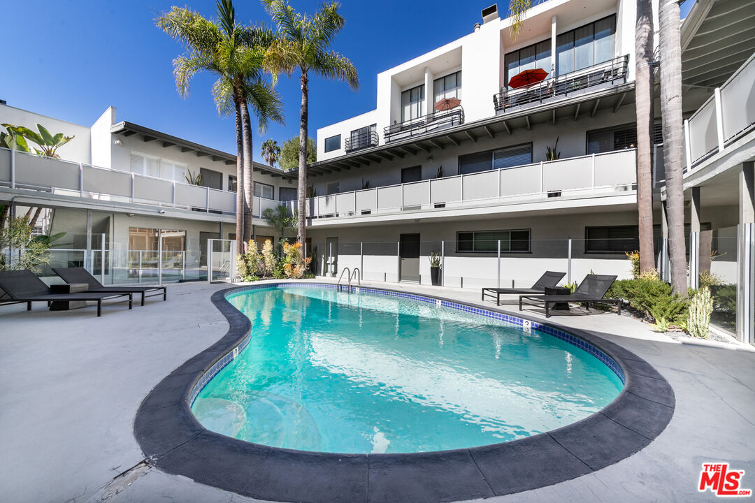 1145 Larrabee St Unit: 6