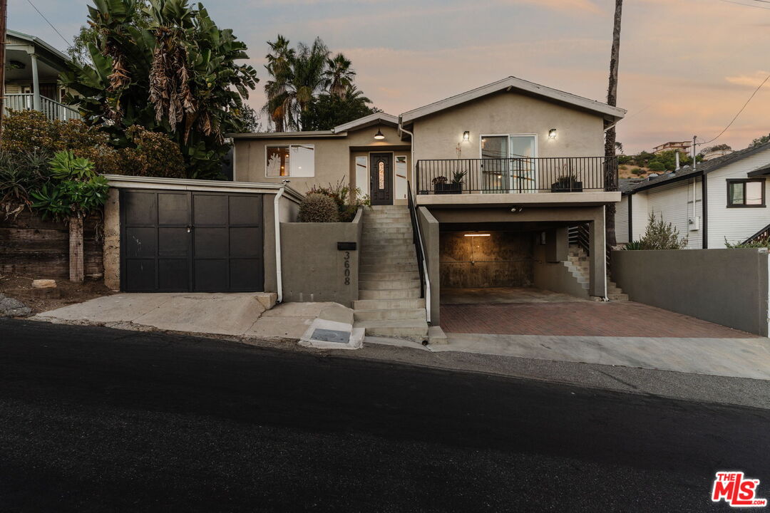 3608 Roseview Ave