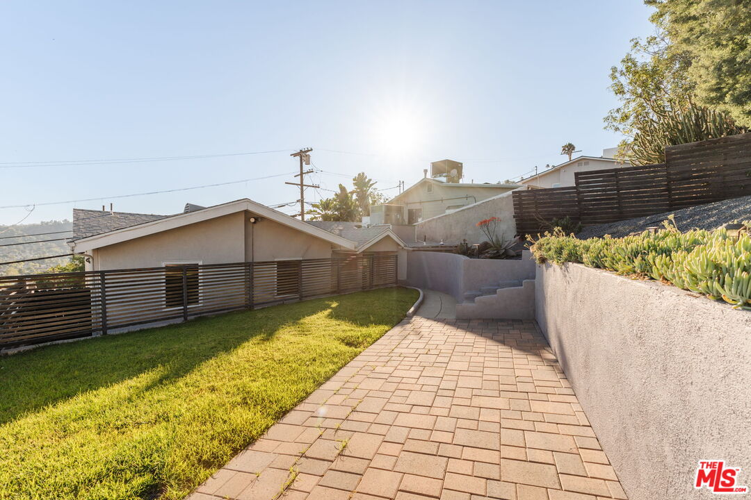 3608 Roseview Ave