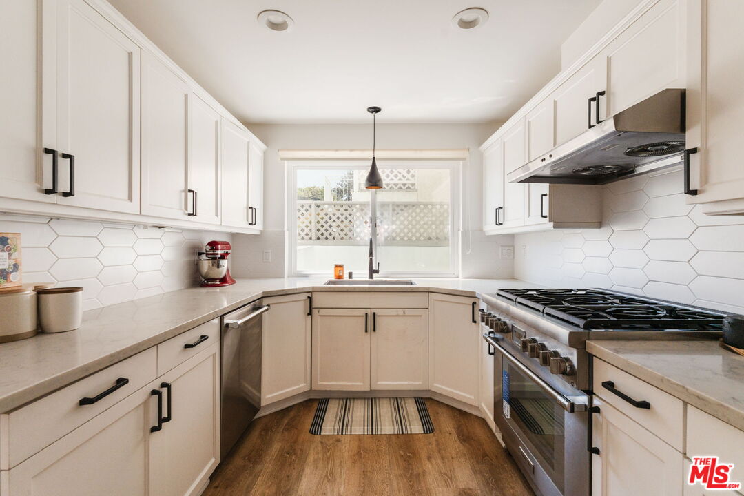 913 Euclid St Unit: 5