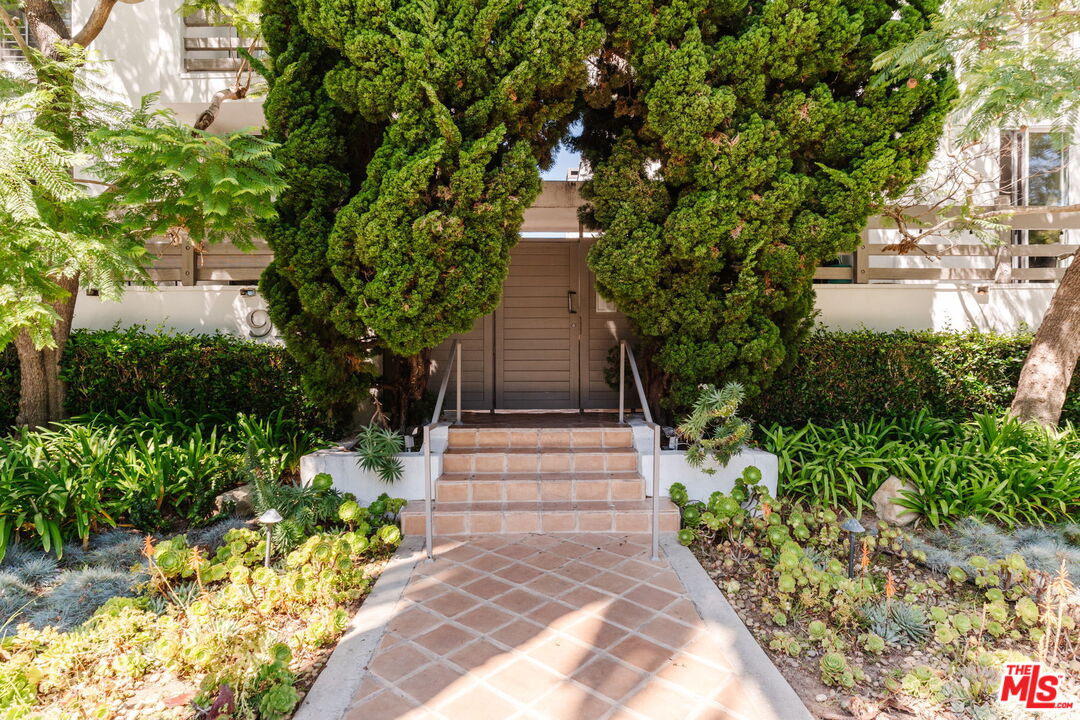 913 Euclid St Unit: 5