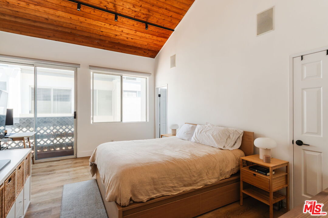 913 Euclid St Unit: 5