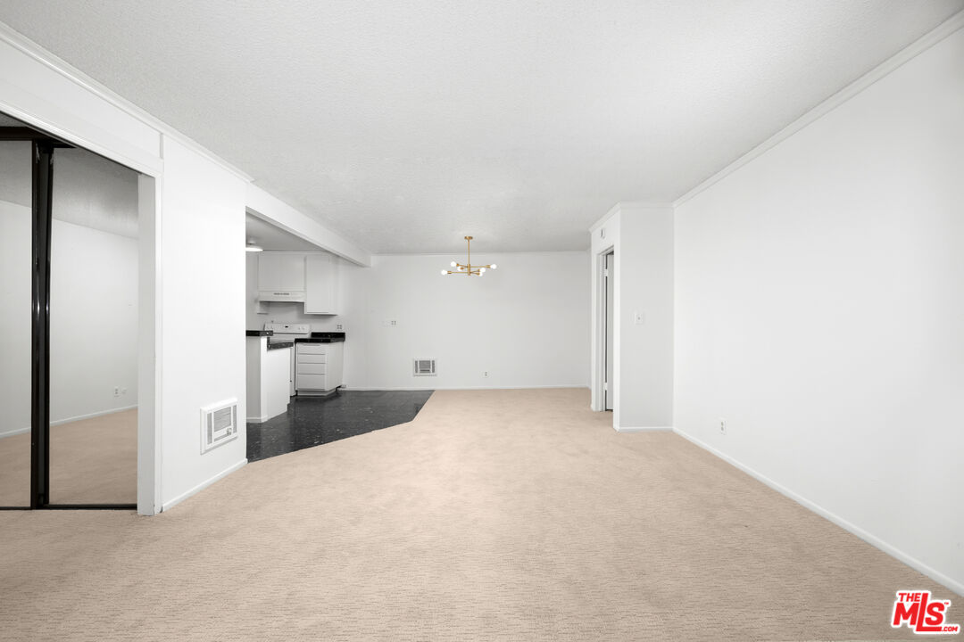 355 S Los Robles Ave Unit: 210