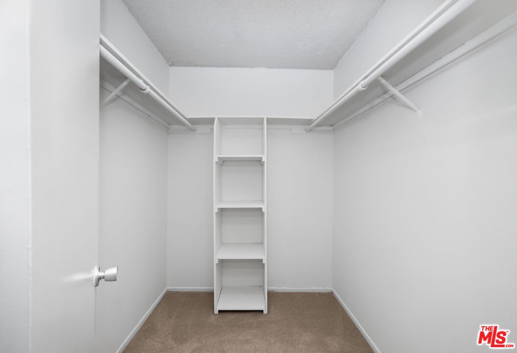 355 S Los Robles Ave Unit: 210