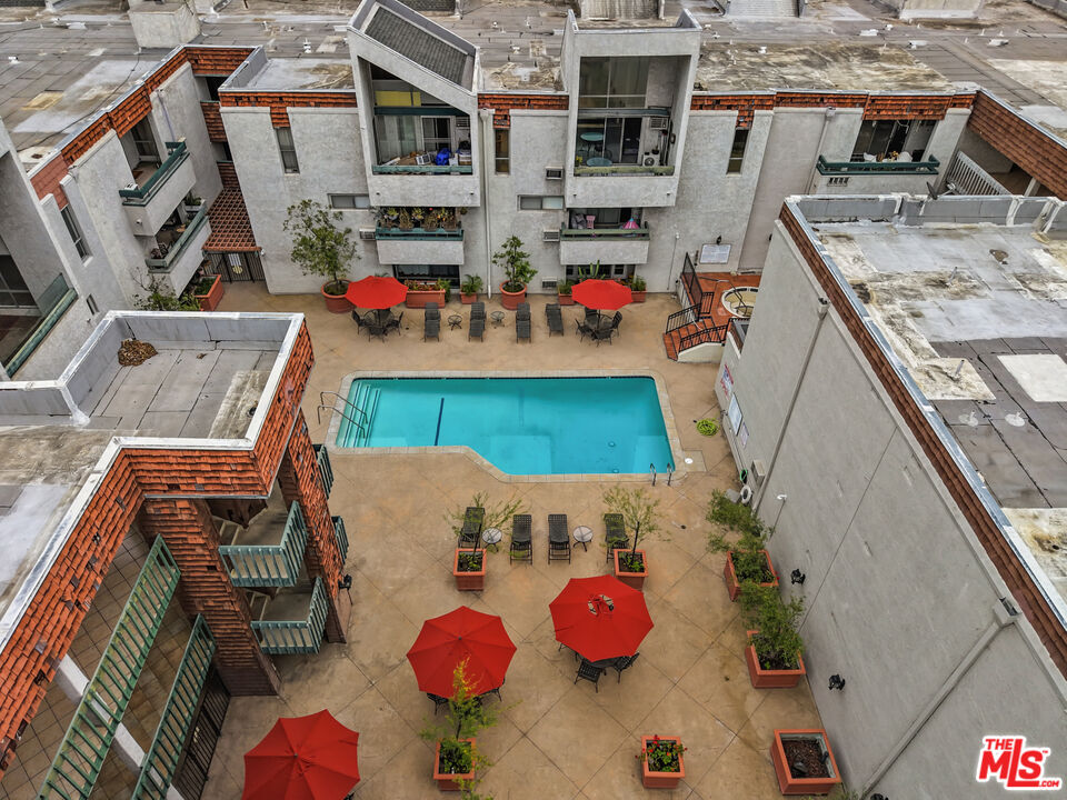 355 S Los Robles Ave Unit: 210
