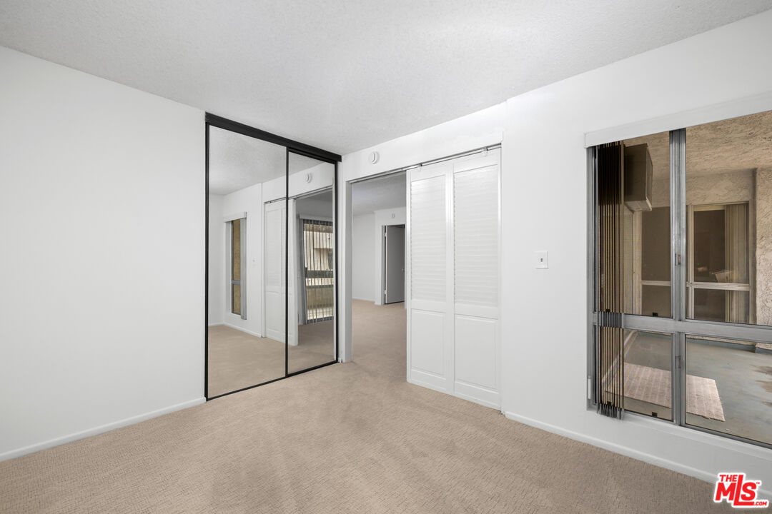 355 S Los Robles Ave Unit: 210