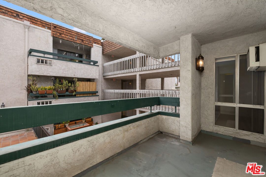 355 S Los Robles Ave Unit: 210
