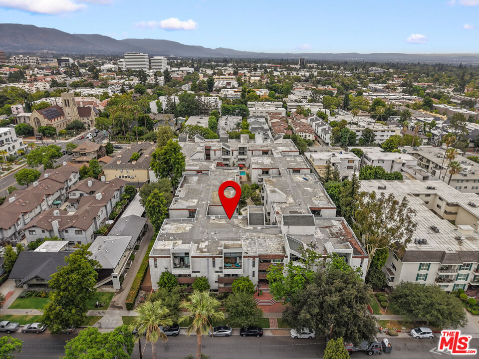 355 S Los Robles Ave Unit: 210