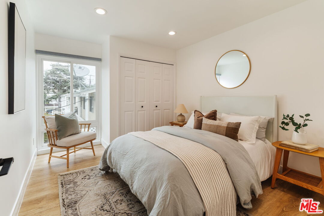 913 Euclid St Unit: 5