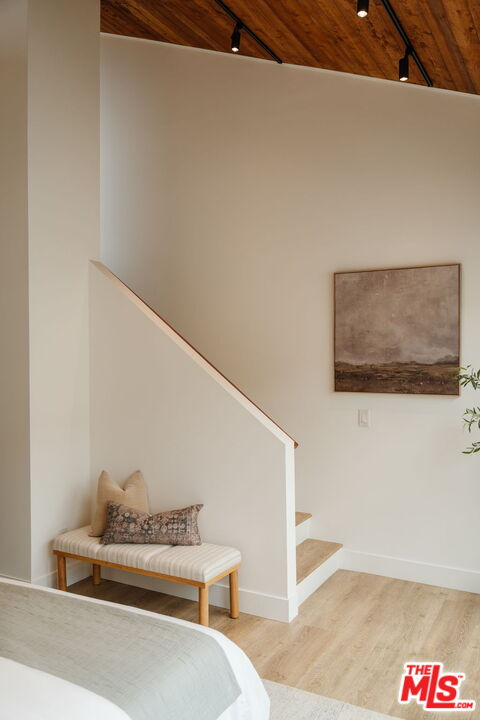 913 Euclid St Unit: 5
