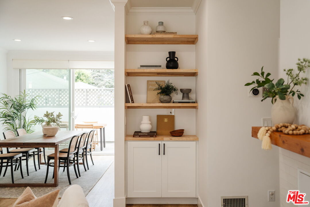 913 Euclid St Unit: 5