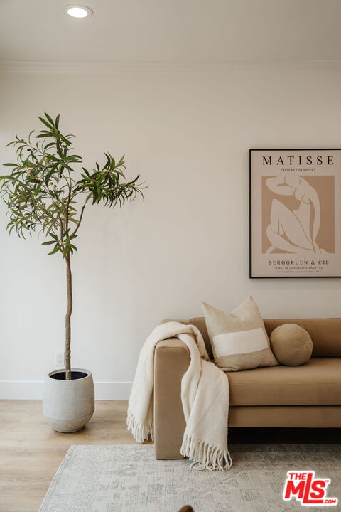 913 Euclid St Unit: 5