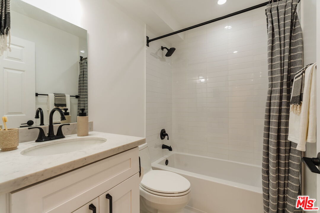913 Euclid St Unit: 5