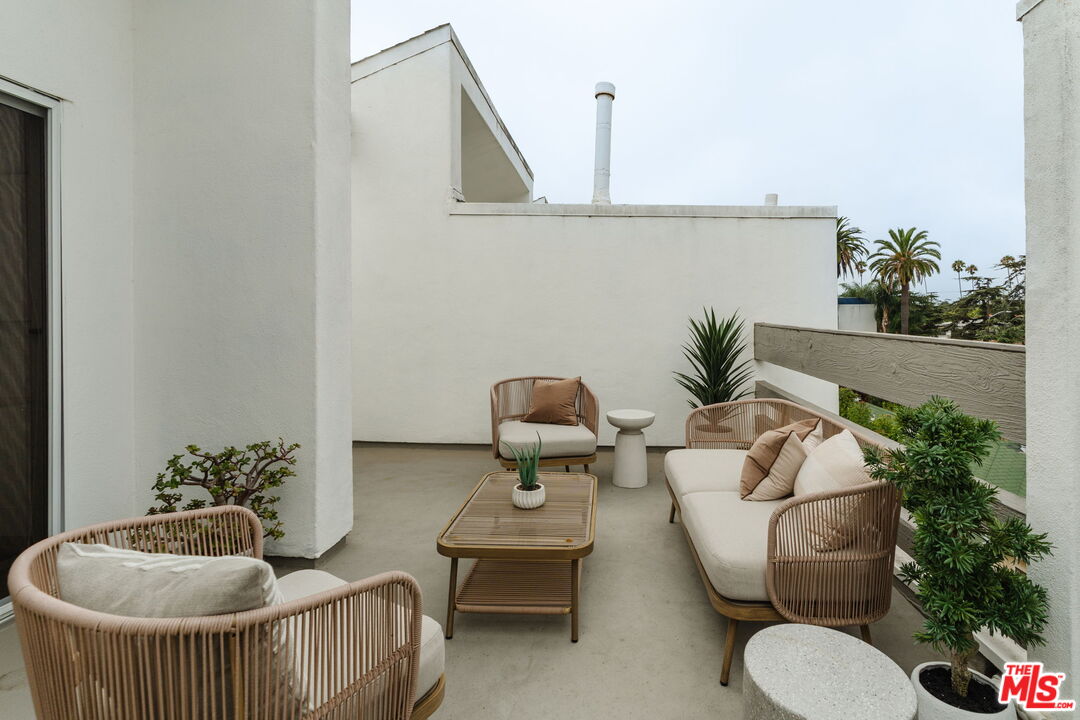 913 Euclid St Unit: 5