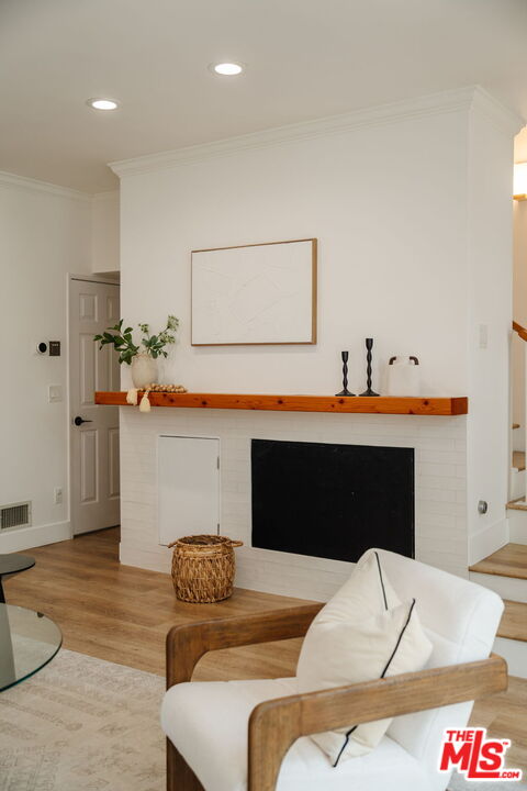 913 Euclid St Unit: 5